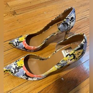 Sexy high heeled pumps